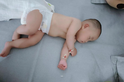佛山宝宝老打喷嚏怎么办